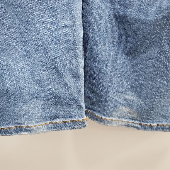 Torrid Bombshell Straight Woman's Light Wash Distressed Stretch Jeans Plus 20R‎ - Picture 6 of 7